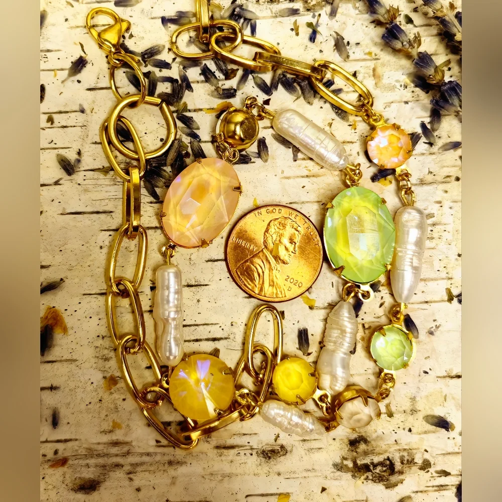 Mango Mint Crystal And Pearls In Classic Rae Gold Plated Necklace